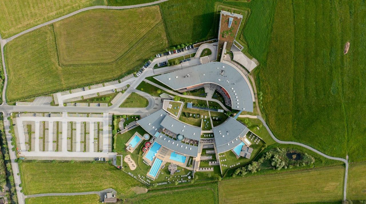 Tauern Spa Hotel & Therme Kaprun Exterior foto