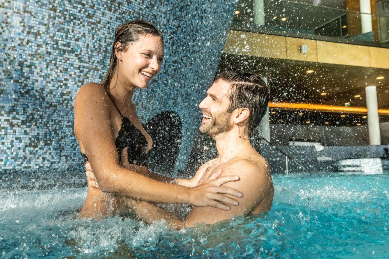 Tauern Spa Hotel & Therme Kaprun Exterior foto